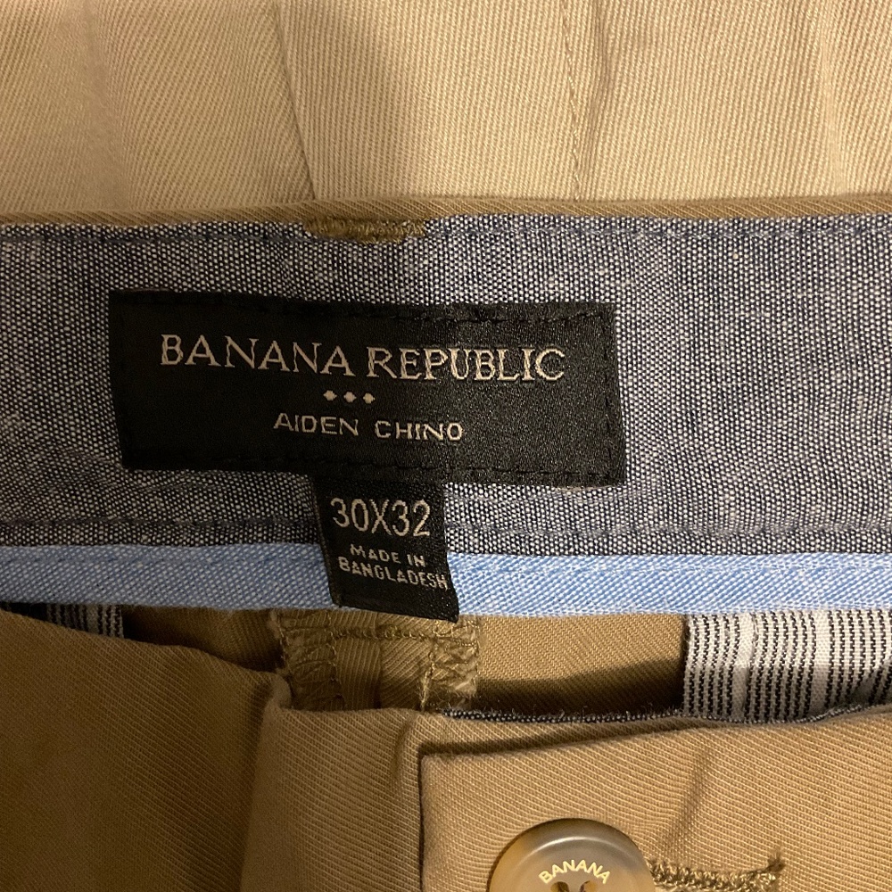 2 PAIRS OF BANANA REPUBLIC AIDEN PANTS - FOR ONE LOW PRICE